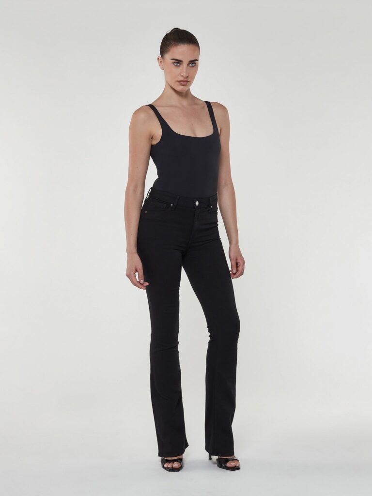 Bombshell Bell in Stallion